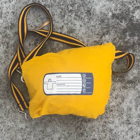 Vintage yellow K-Way Pac-A-Mac in great condition - Picture 4 of 4